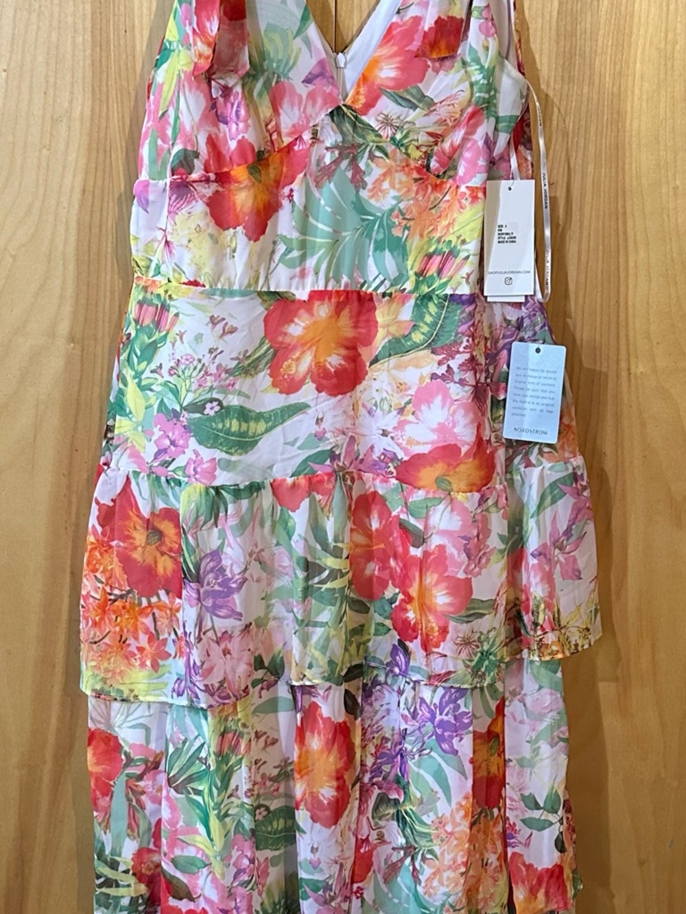 NWT julia jordan Floral Tiered Maxi Dress in Pink, Green, Yellow and Red Size: 8